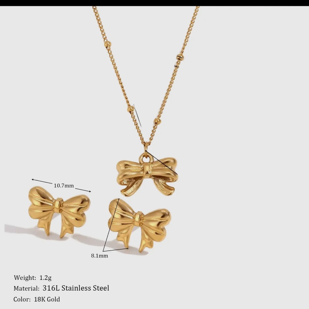 The "Charlotte" Set ~ 18k Gold
Plated Stainless Steel